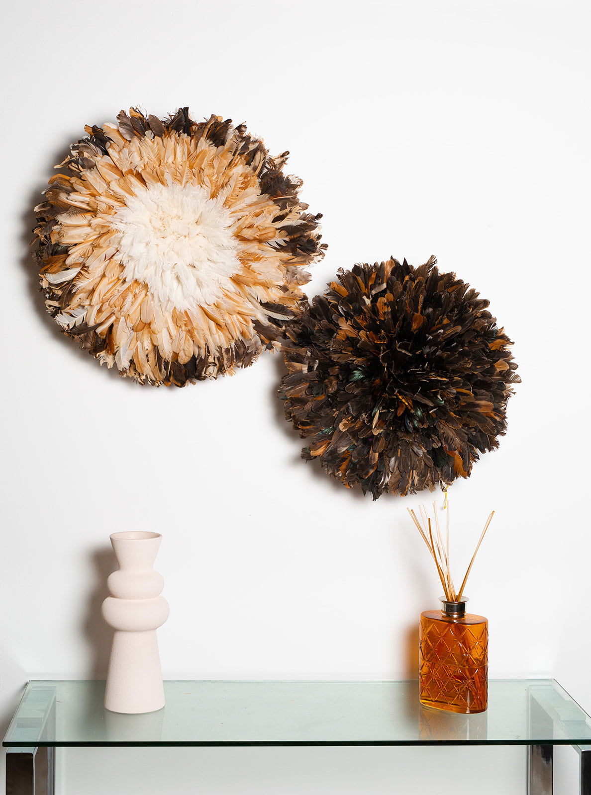Handmade Juju hat wall decor in dark brown and peach, perfect for interior design and Christmas gifts. Vibrant feather wall art in two-tone design
